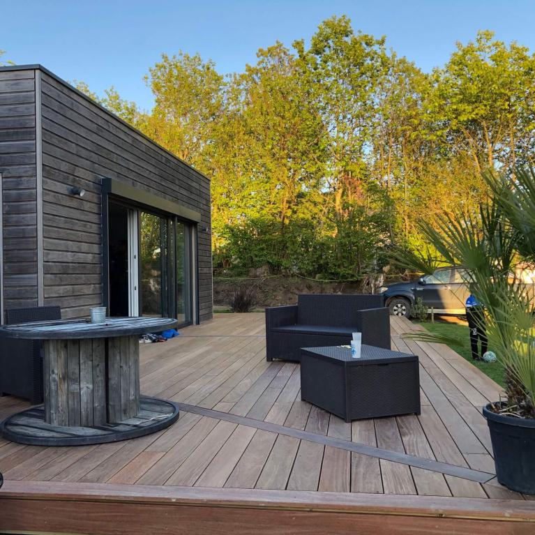 Pose d'une terrasse en bois Cumaru à Plomelin