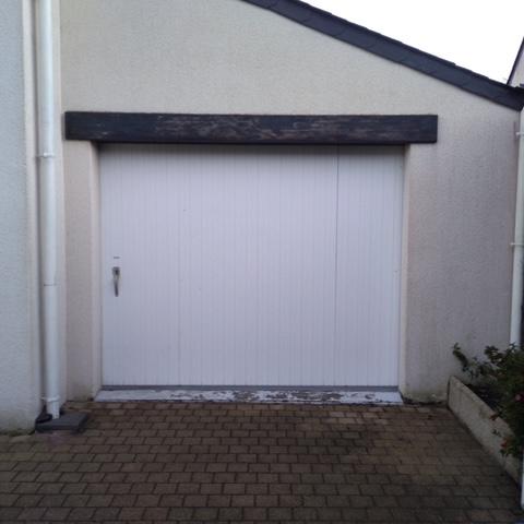 Ancienne porte de garage à Fouesnant