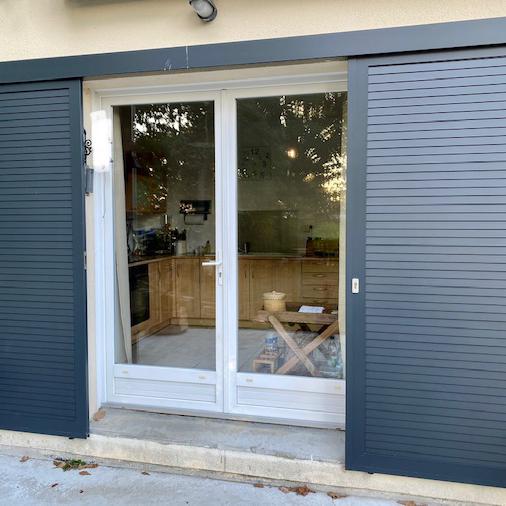 Pose de volets coulissants