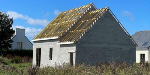 Septembre 2023 : pose d'une charpente pour l'entreprise Maisons Le Masson à Quimper (29000)