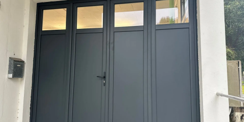 Septembre 2023 : remplacement porte de garage par ouverture 4 panneaux à la station d'eau de Fouesnant (29170)