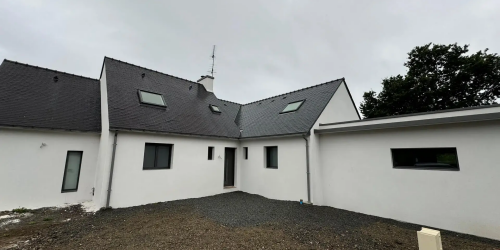 Juillet 2024 : pose de menuiseries extérieures