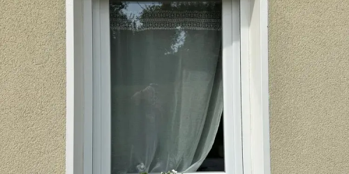 Septembre 2023 : remplacement d'une fenêtre avec volet roulant sur la commune de Quimper