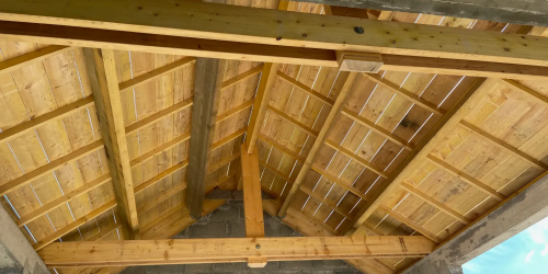 Septembre 2025 : construction d'une charpente