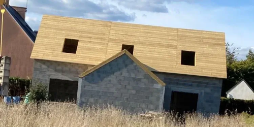 Septembre 2025 : construction d'une charpente